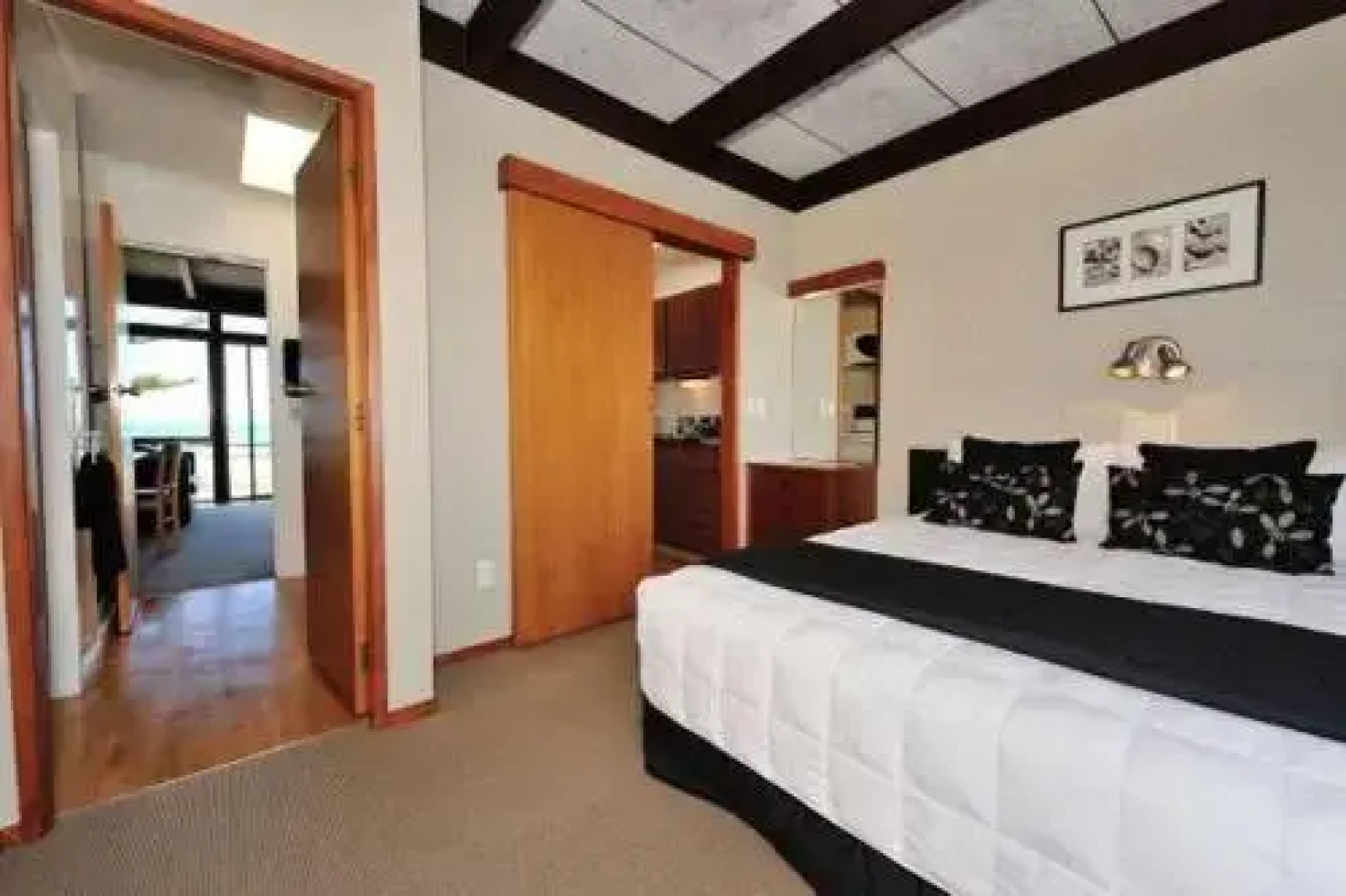 Whispering Sands Motel