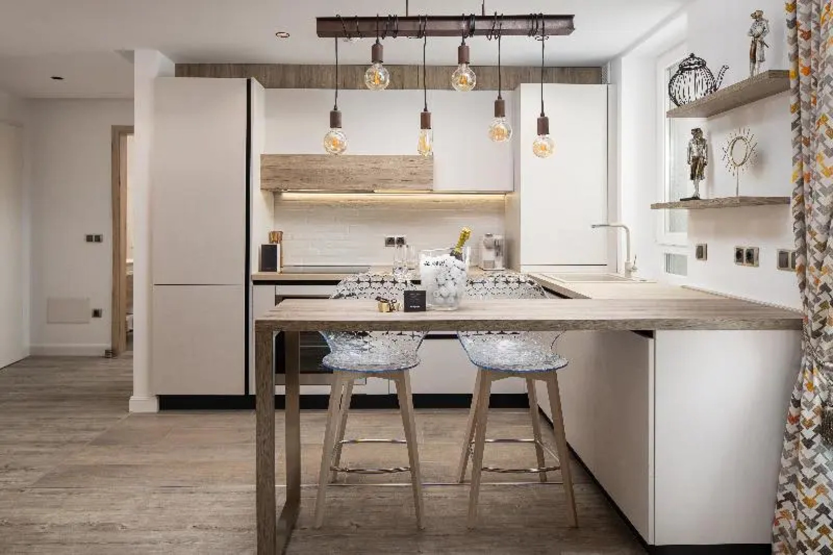 Kanopian Penthouse Hotel