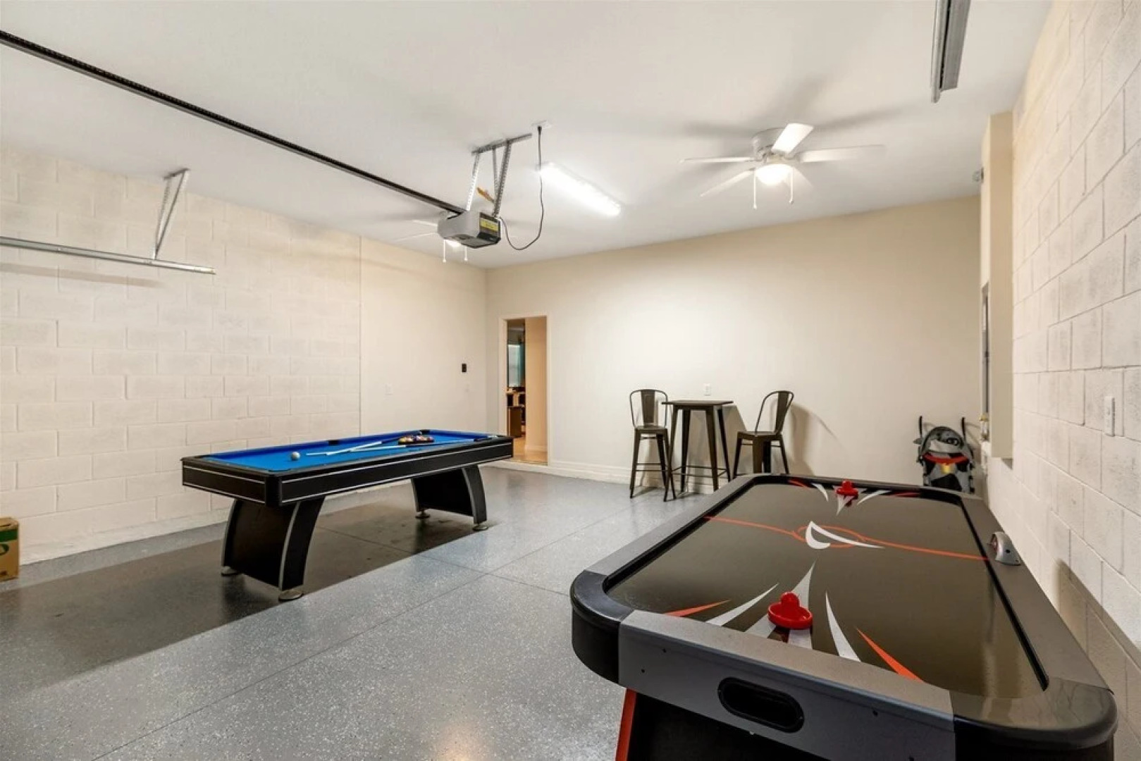 Fabulous Newly Built, 5 bed Villa With Private Pool and Modern Decor - 498