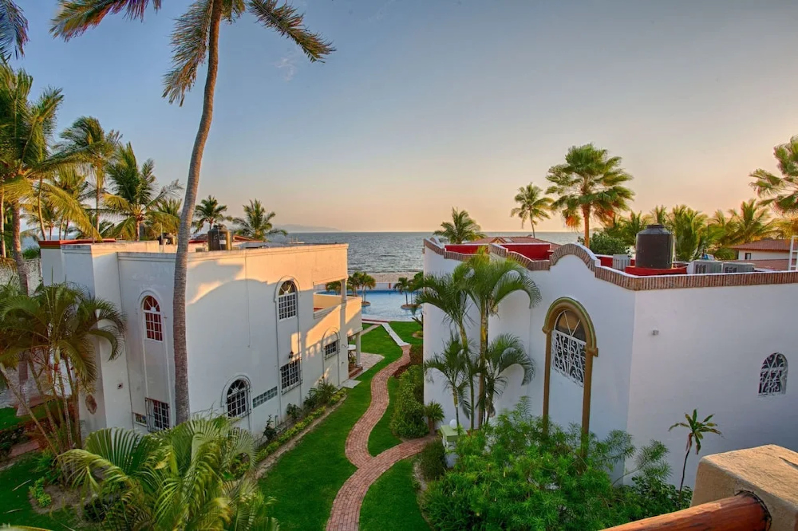 Casa de los Ninos 3 BR by Casago