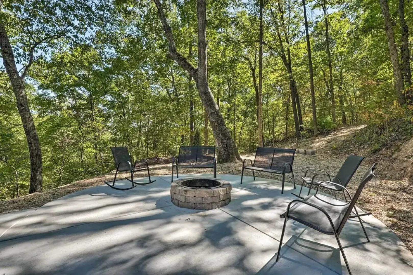 Secluded Table Rock Lake/branson Cabin w/ Hot Tub!