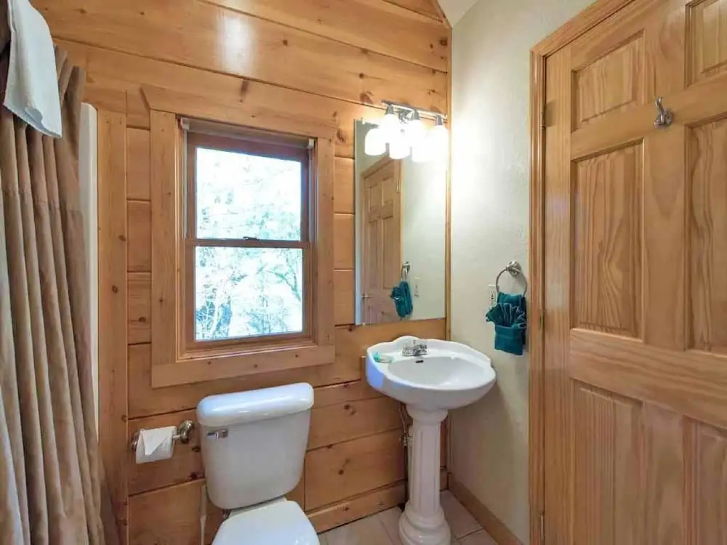 Unbridled Spirit 5 Bedroom Home with Hot Tub