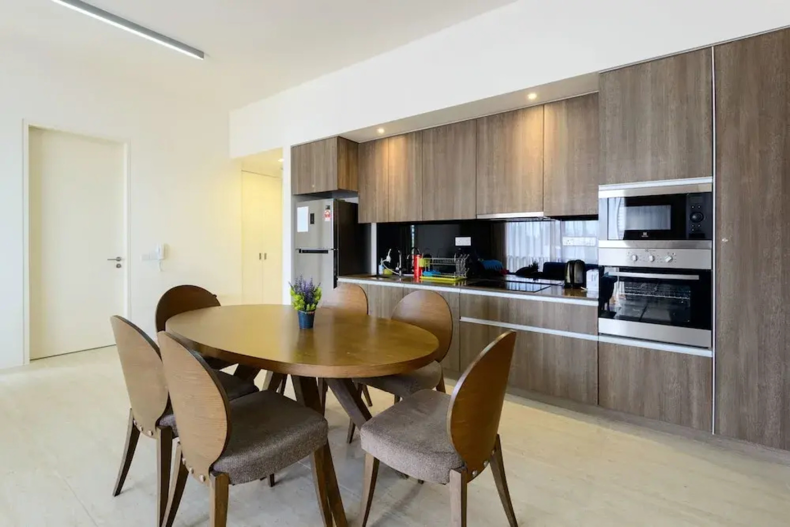 2 Bedrooms Apartment By The Sea