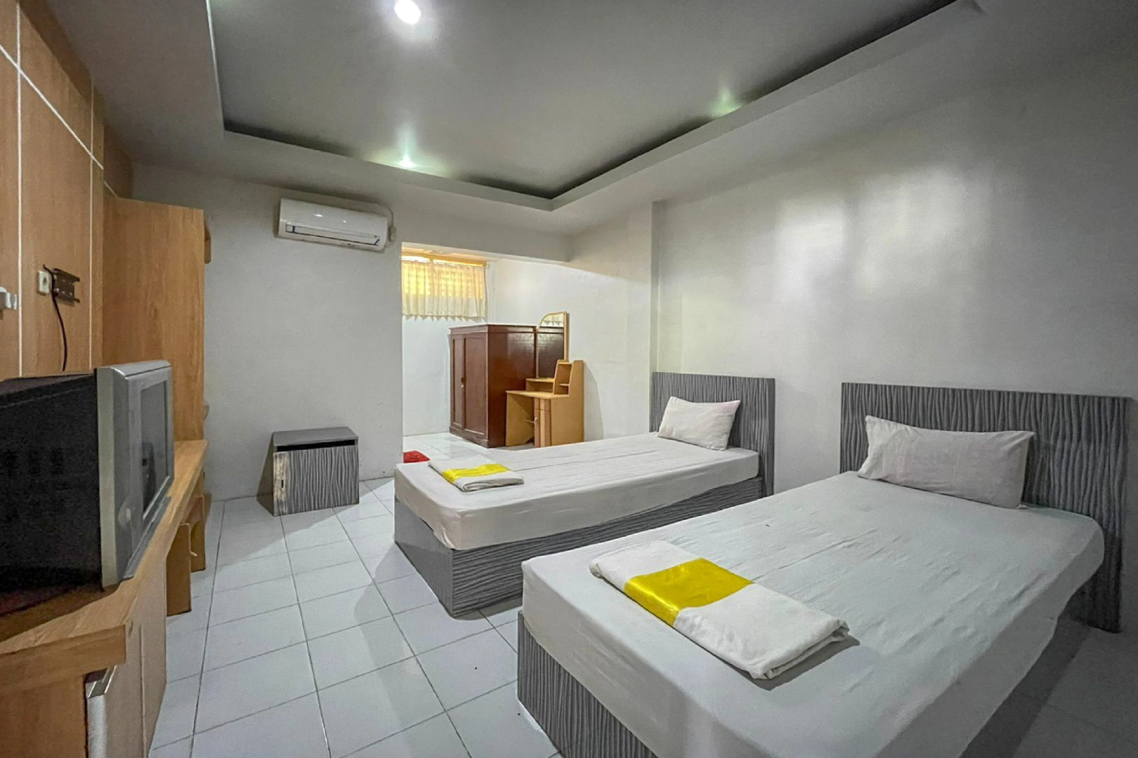 RedDoorz near Poso City Mall