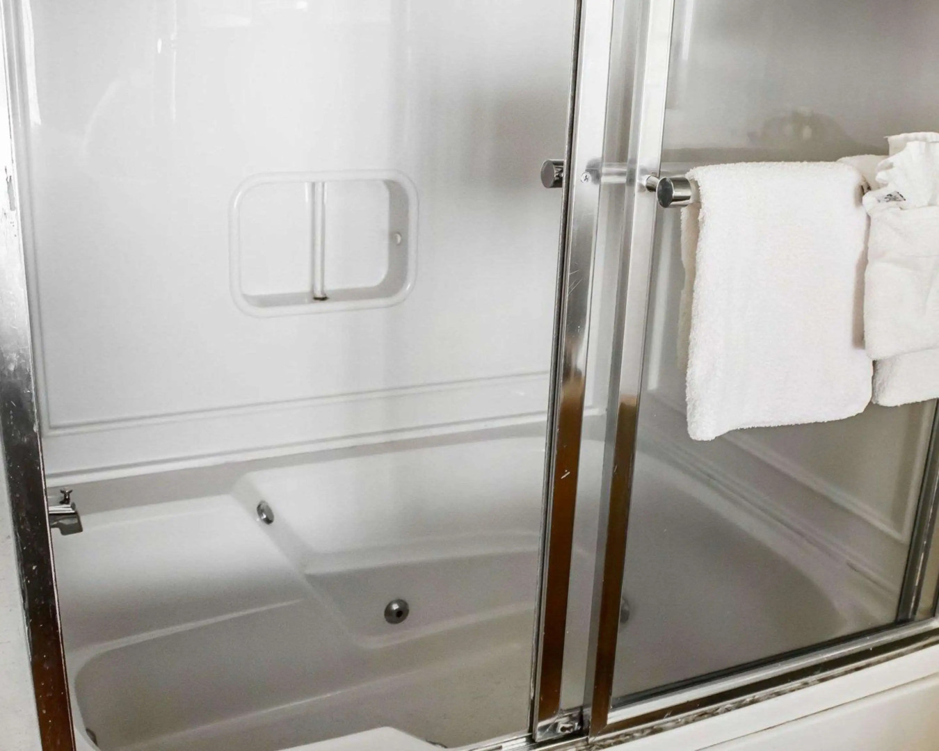 Rodeway Inn Huntington Station - Melville