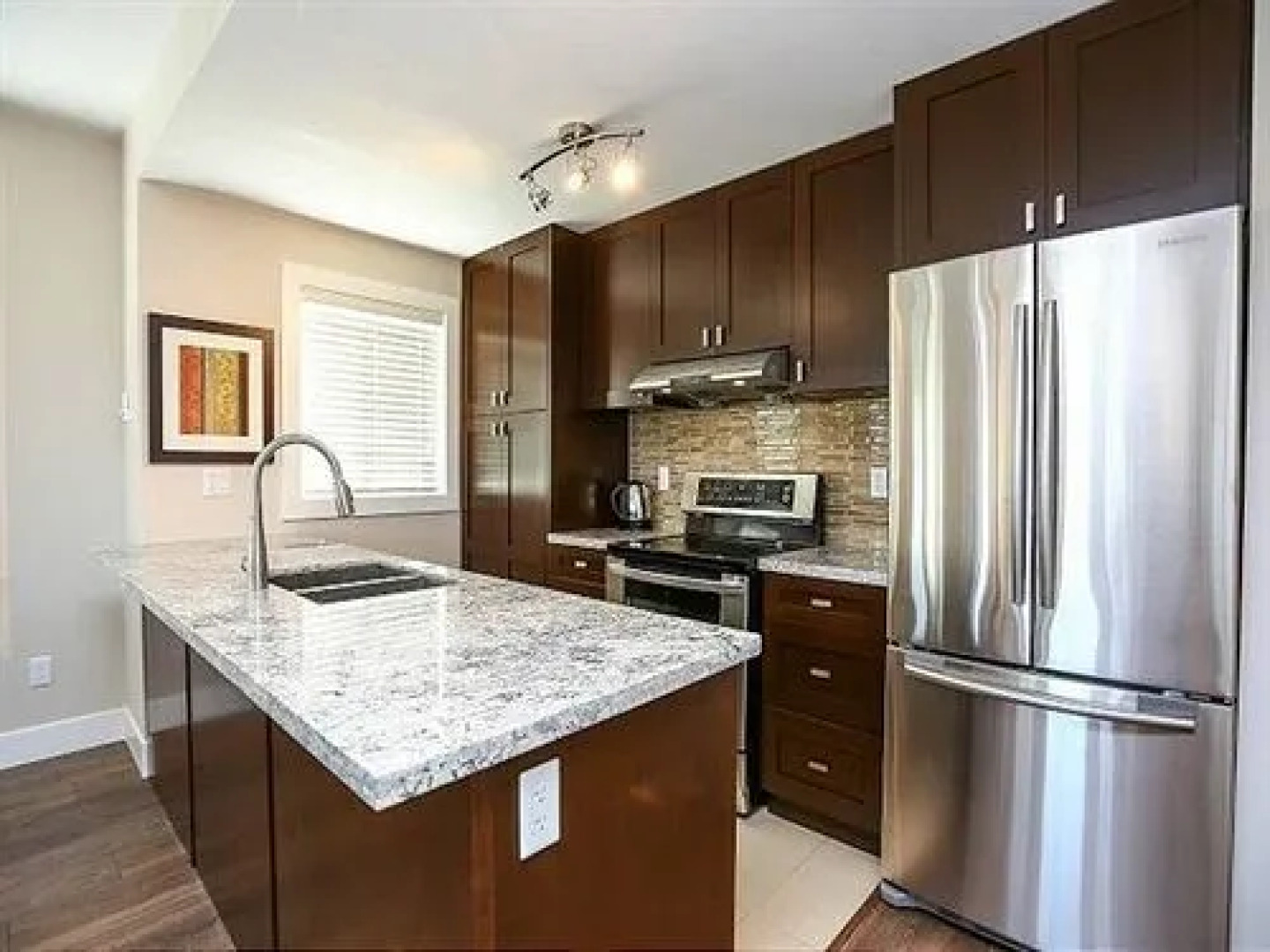 Harrison Lake View Suites