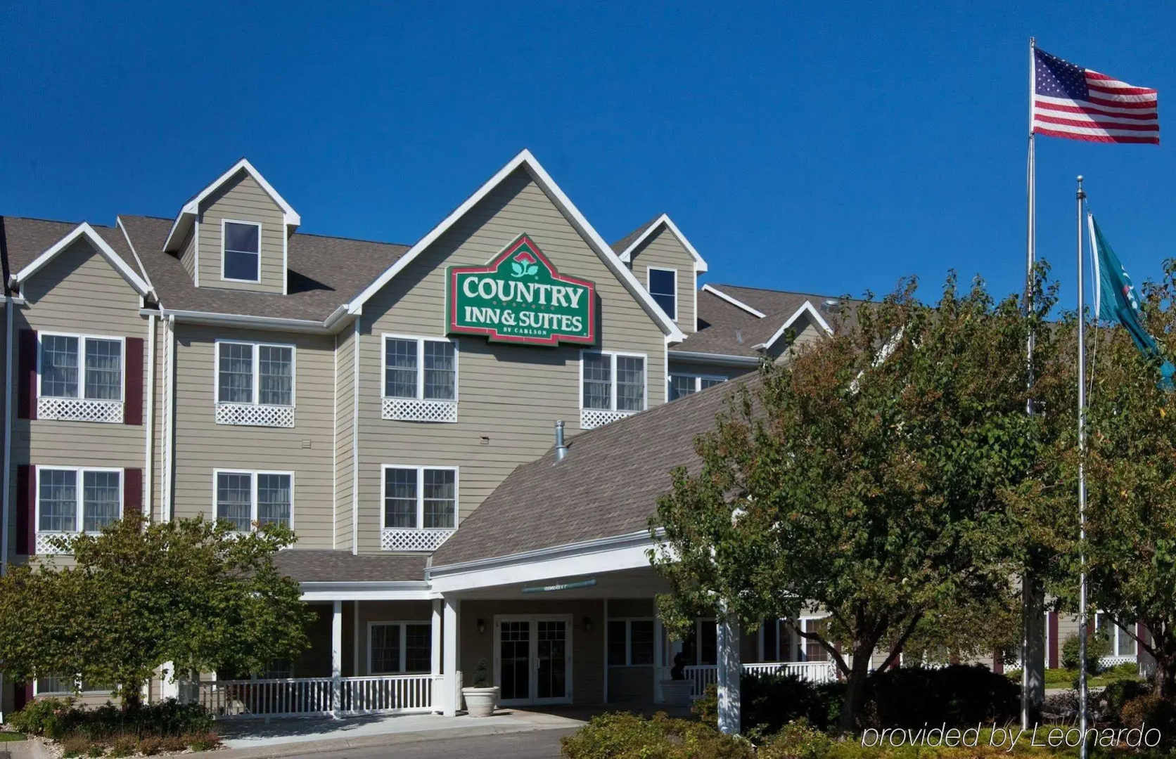Holiday Inn Express & Suites Omaha - 120th and Maple by IHG