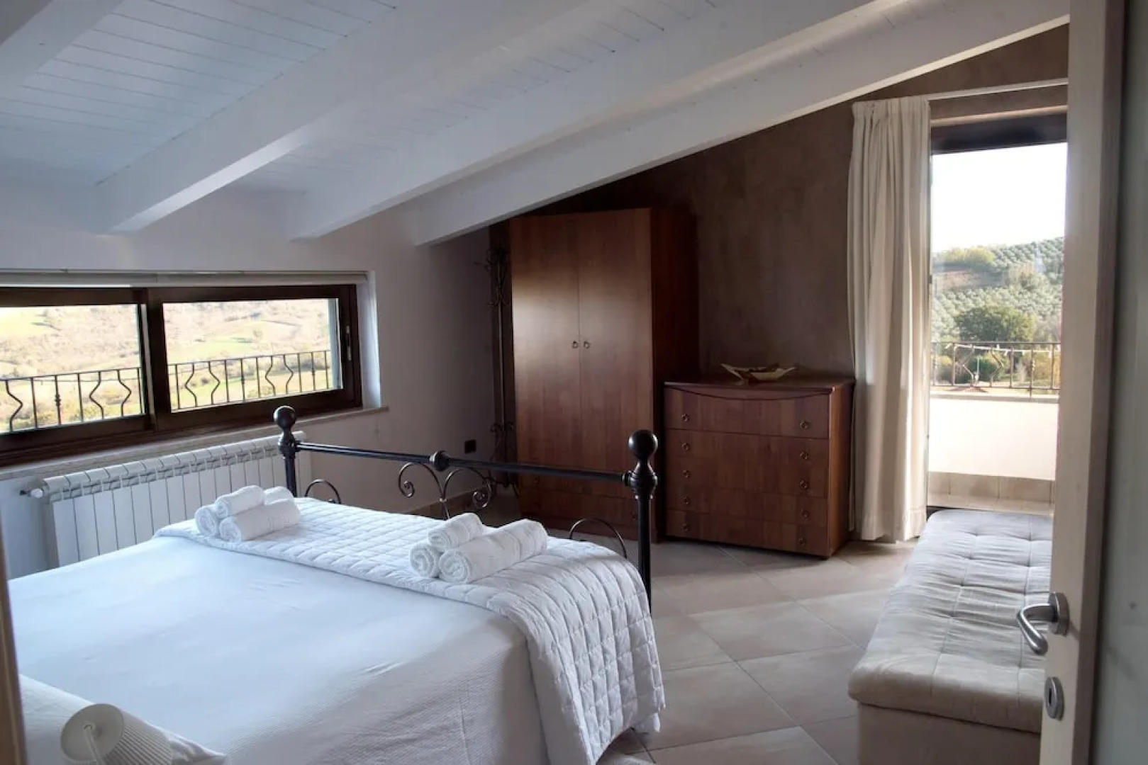 House With 3 Bedrooms in Bosco di Caiazzo, With Wonderful Mountain View, Shared Pool, Enclosed Garden