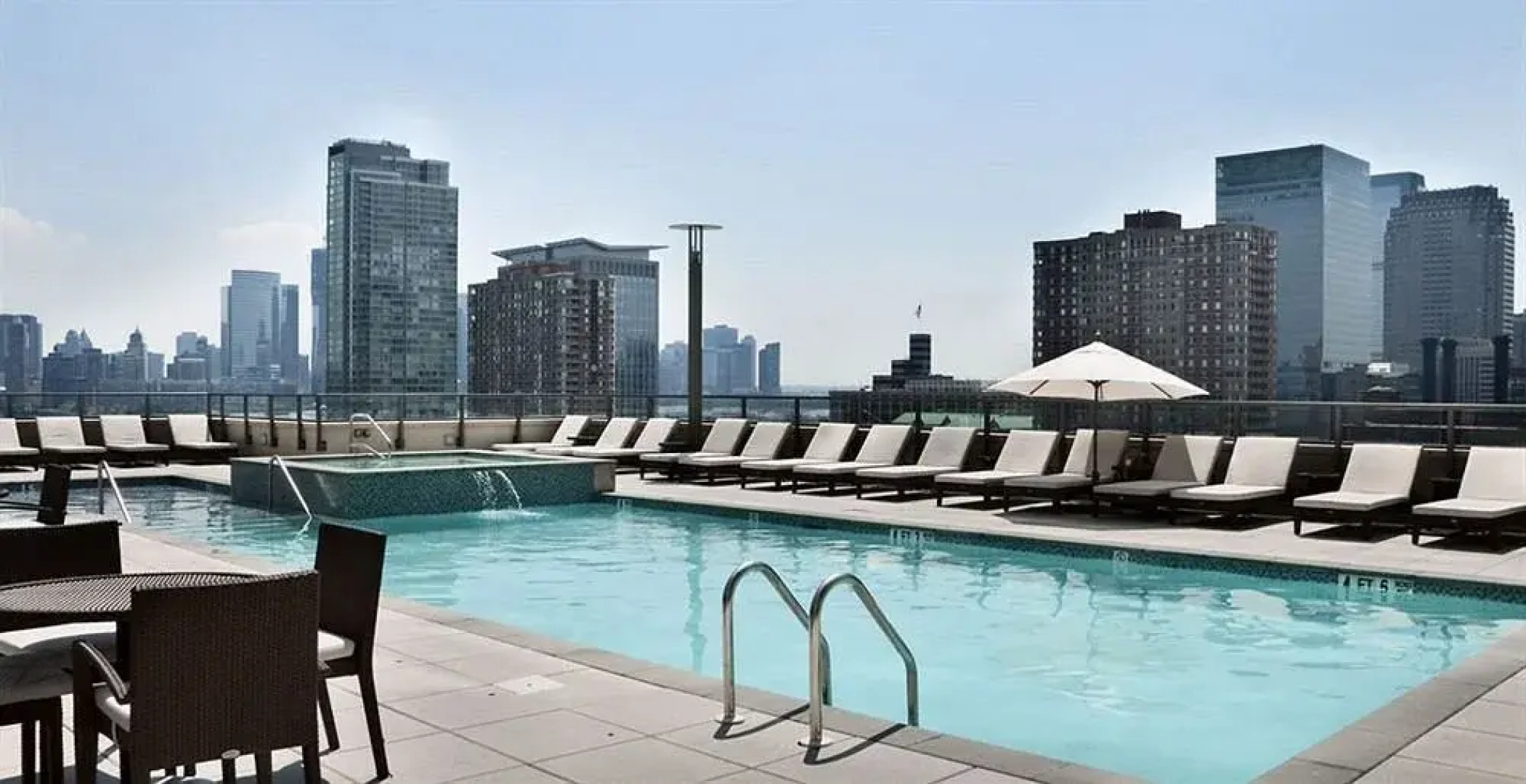 The Mcqueen - Self-Catered Apartment