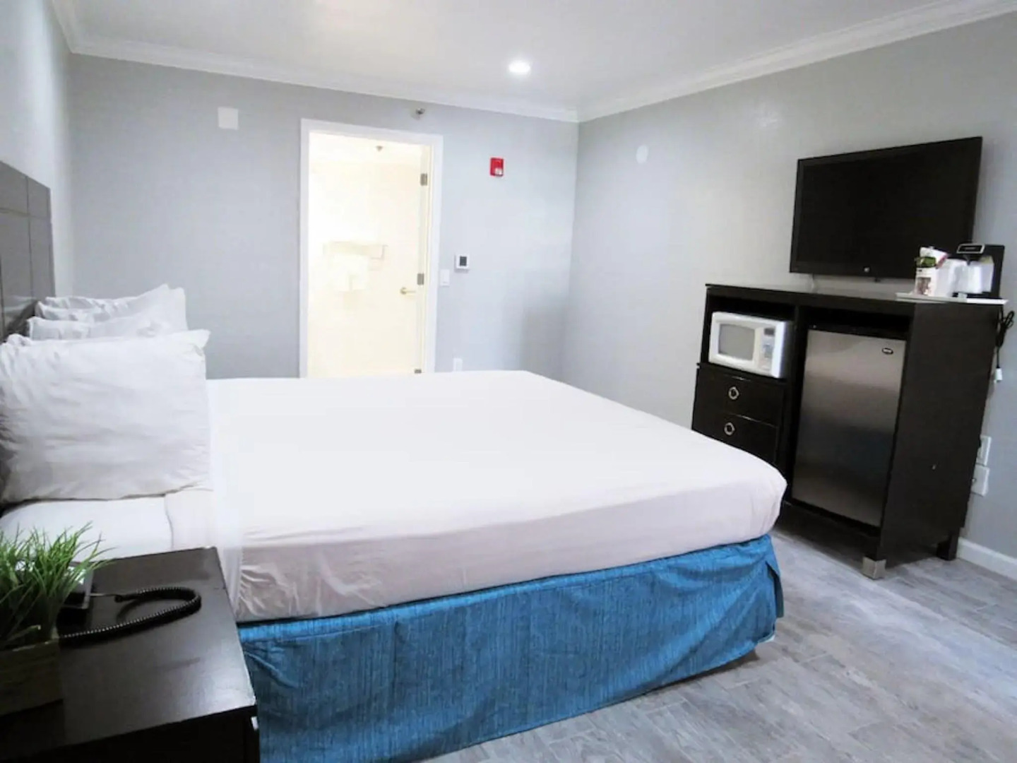 Capri Suites Anaheim