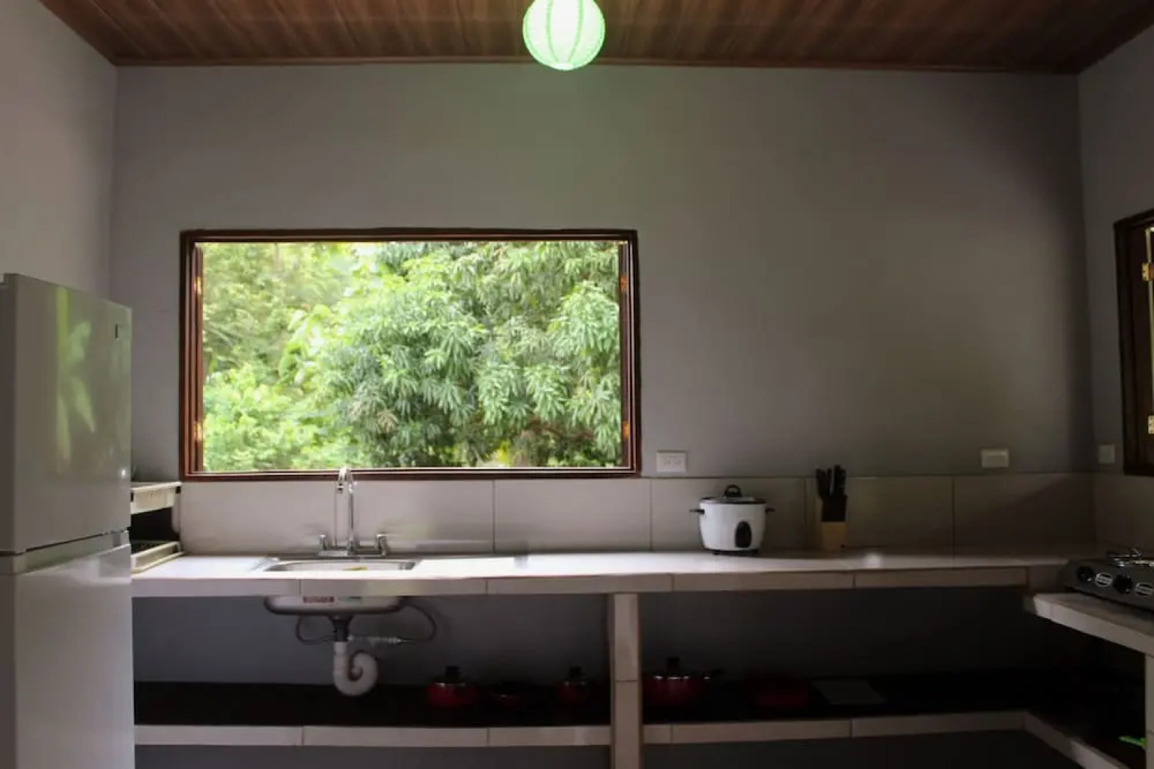 Beautiful Rustic Tree Spirit House in Cabuya