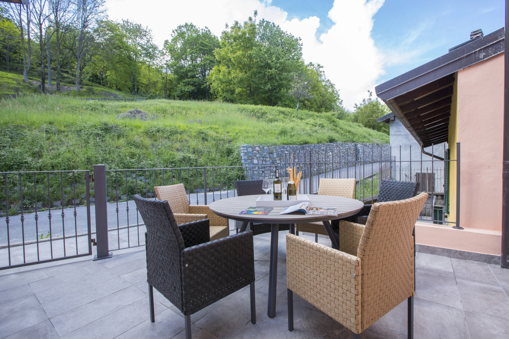 Rustico Logo Bellavista