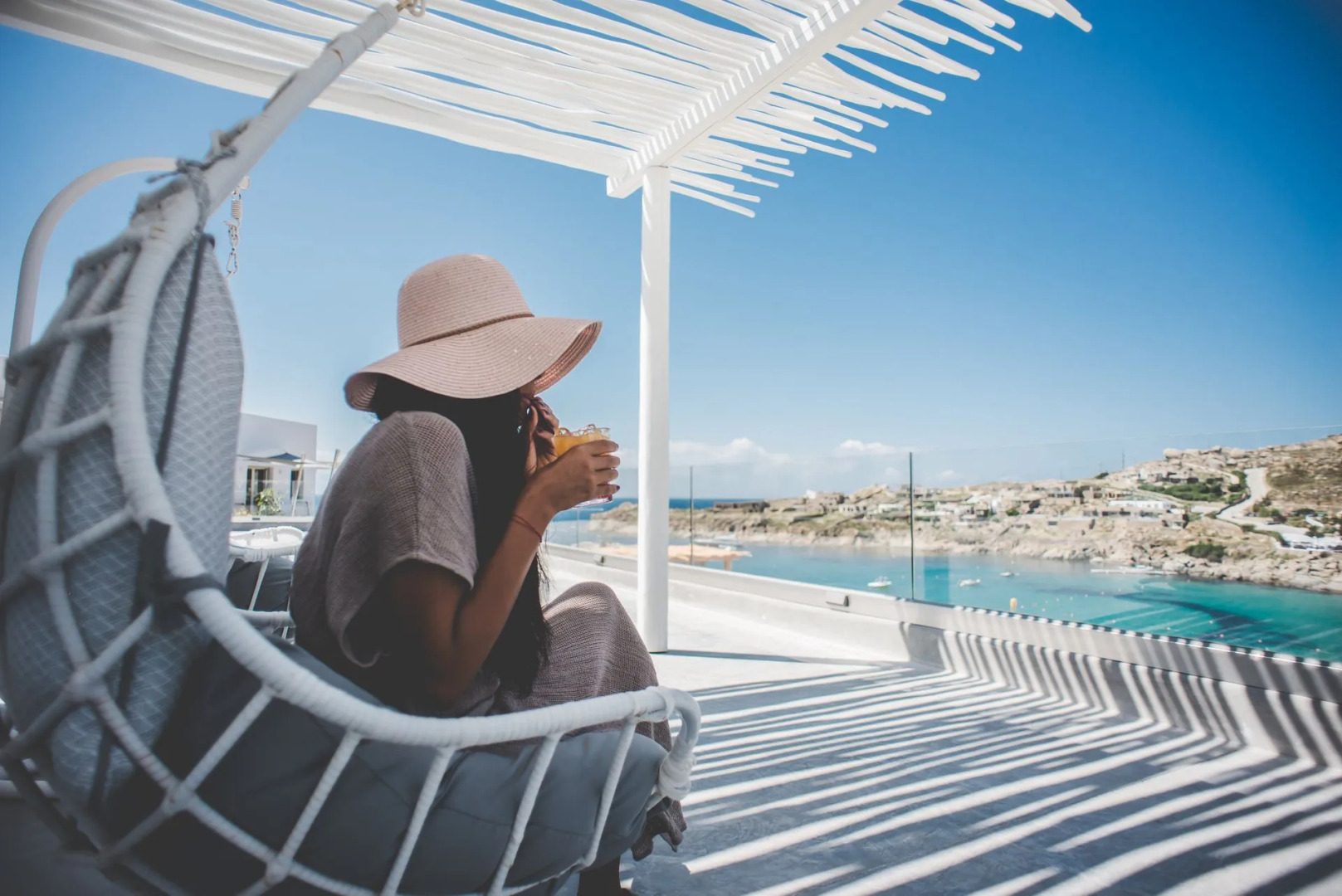 Super Paradise Hotel