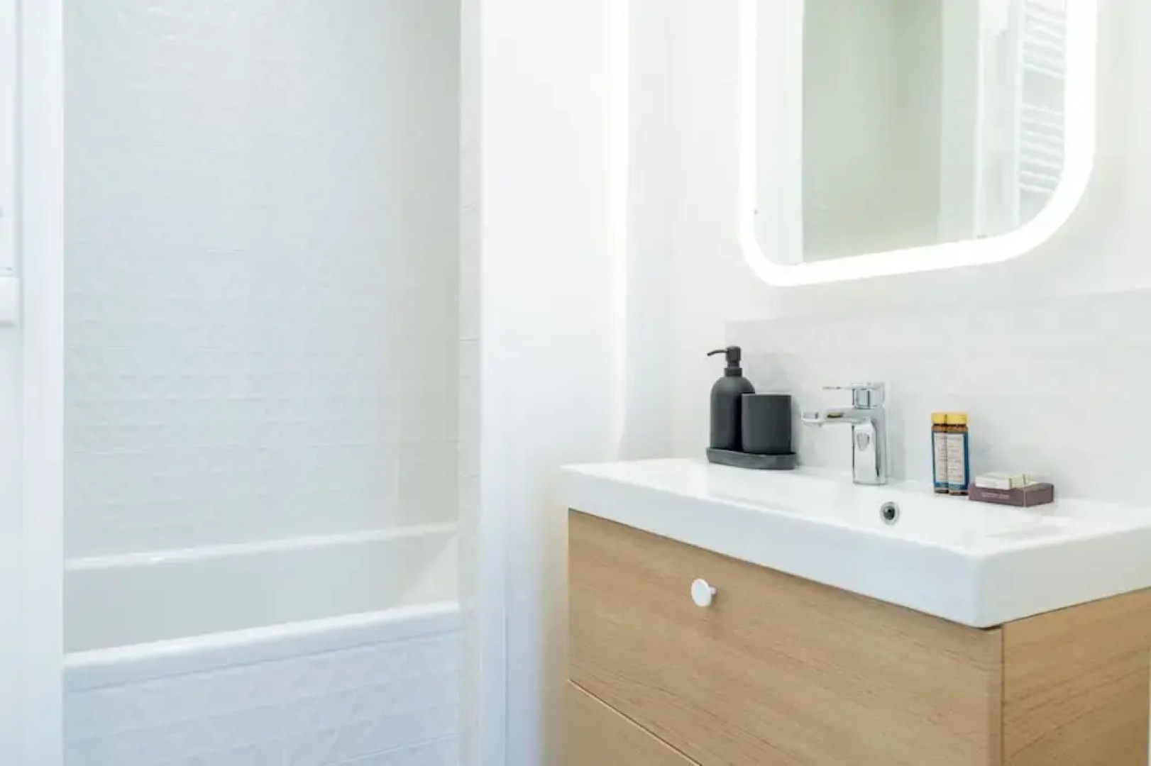 Lavie Maison the Spacious