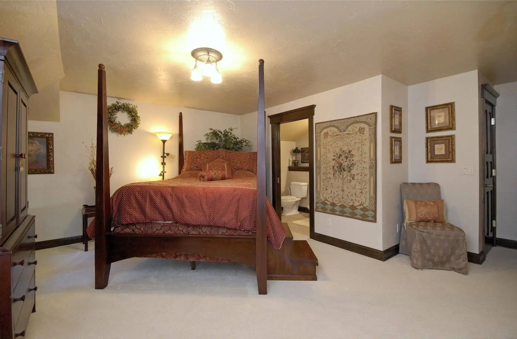 The Roost Bed and Breakfast