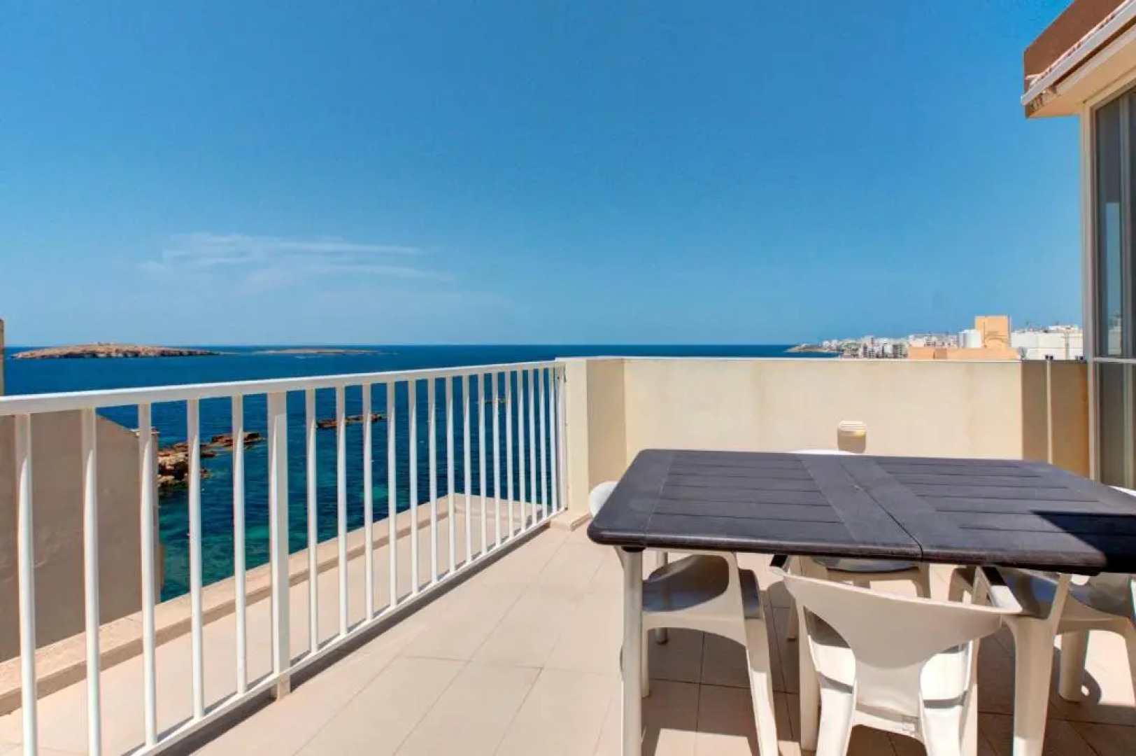 Modern Seaside 2 BR APT w Spectacular Views