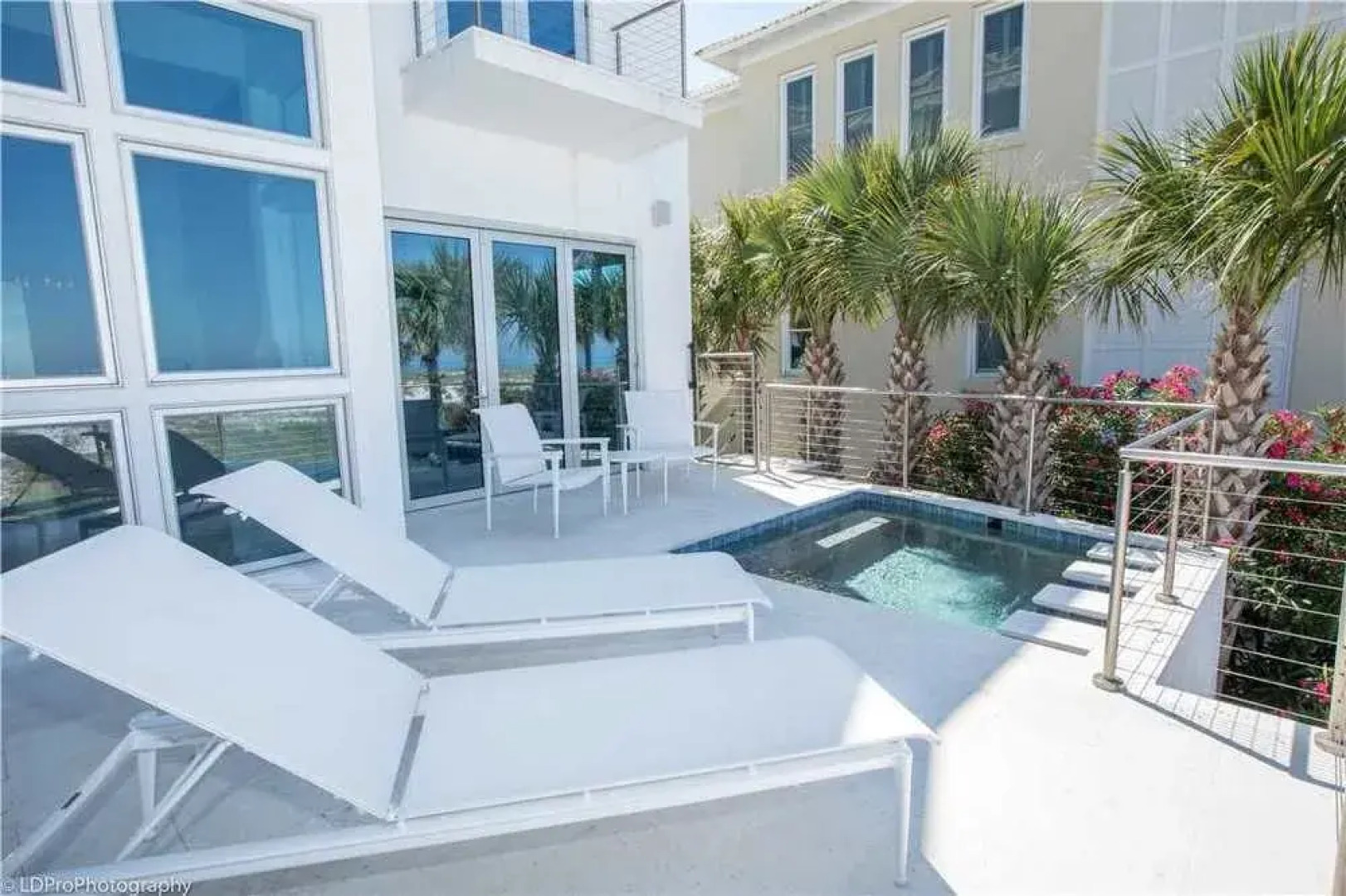 Seabreeze 5 Bedroom Home by RedAwning