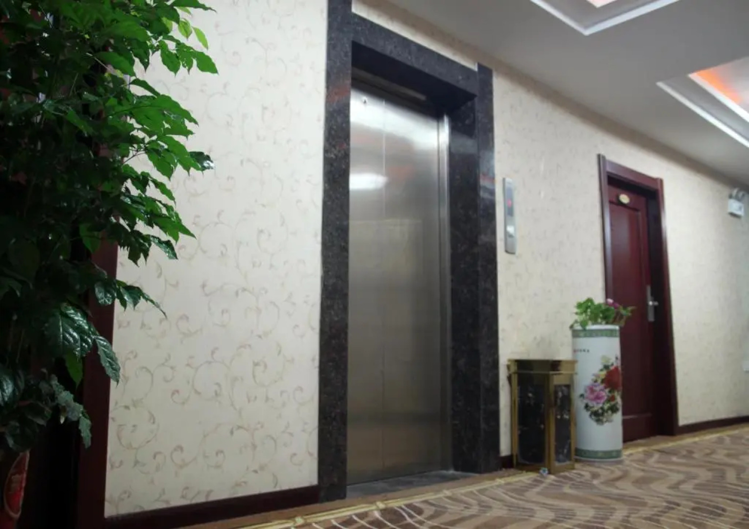 Wuyishan Ai'hua Business Hotel