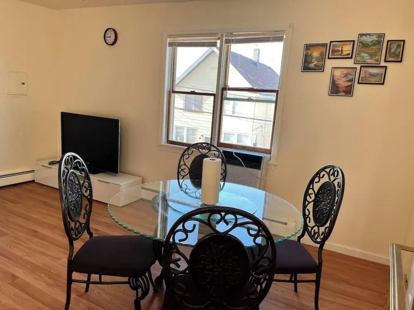 Amazing Three Bedrooms Apartment