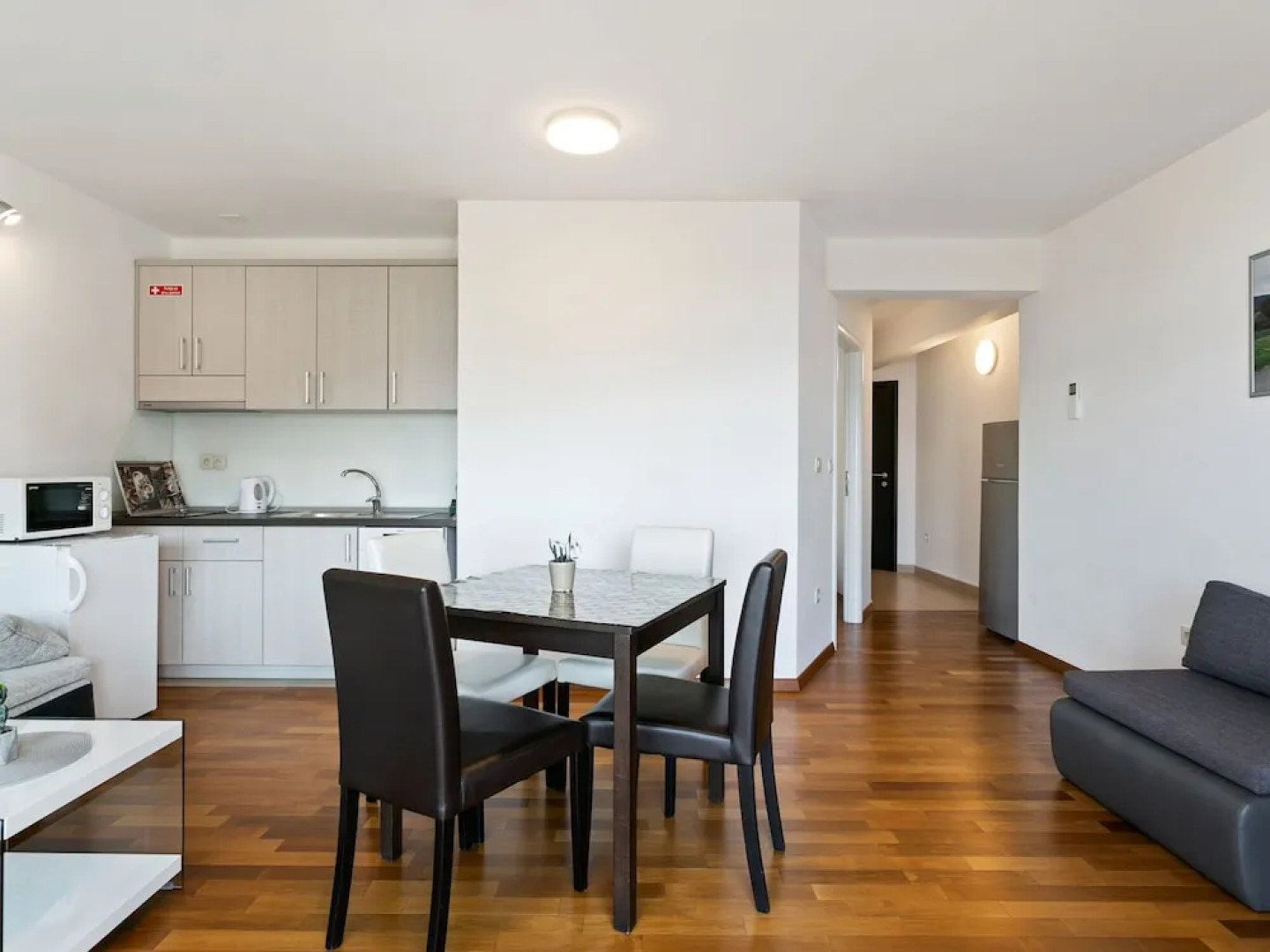 Delightful Apartment in Drvenik With Balcony