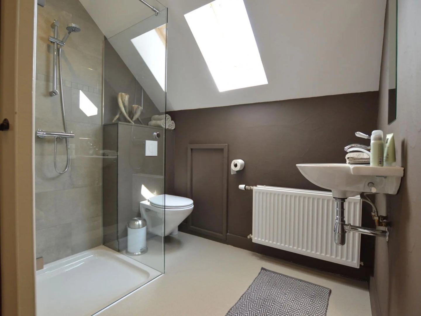 Quaint Holiday Home in Alphen-chaam With Jacuzzi