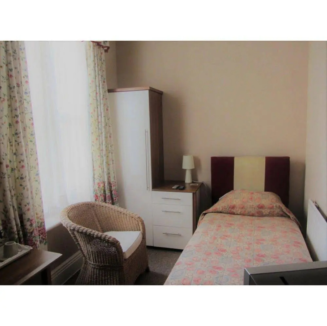 The Briary Hotel - Guest House