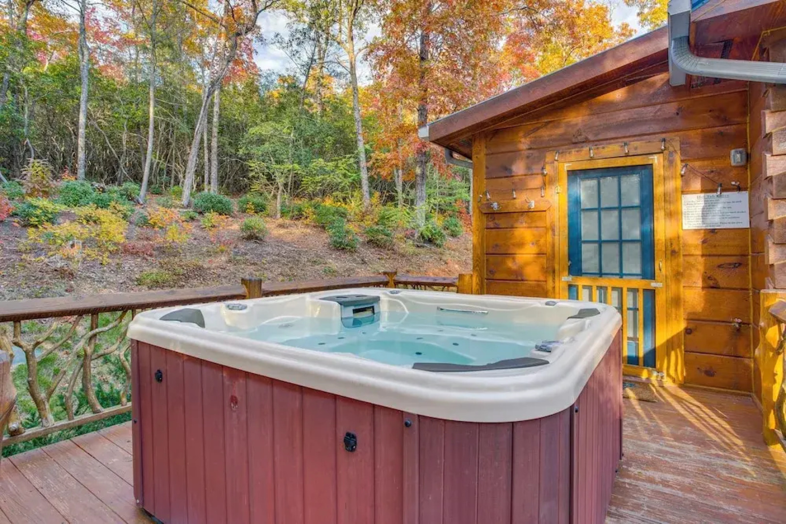 'peaceful Getaway' Penrose Cabin w/ Hot Tub & Pond