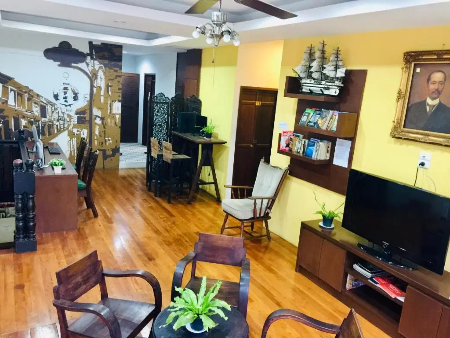 Sunny Hostel Phuket