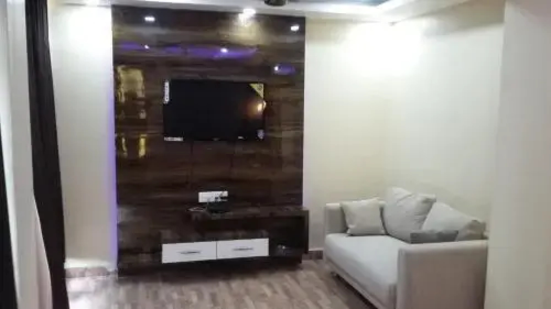 Hotel Crystal International