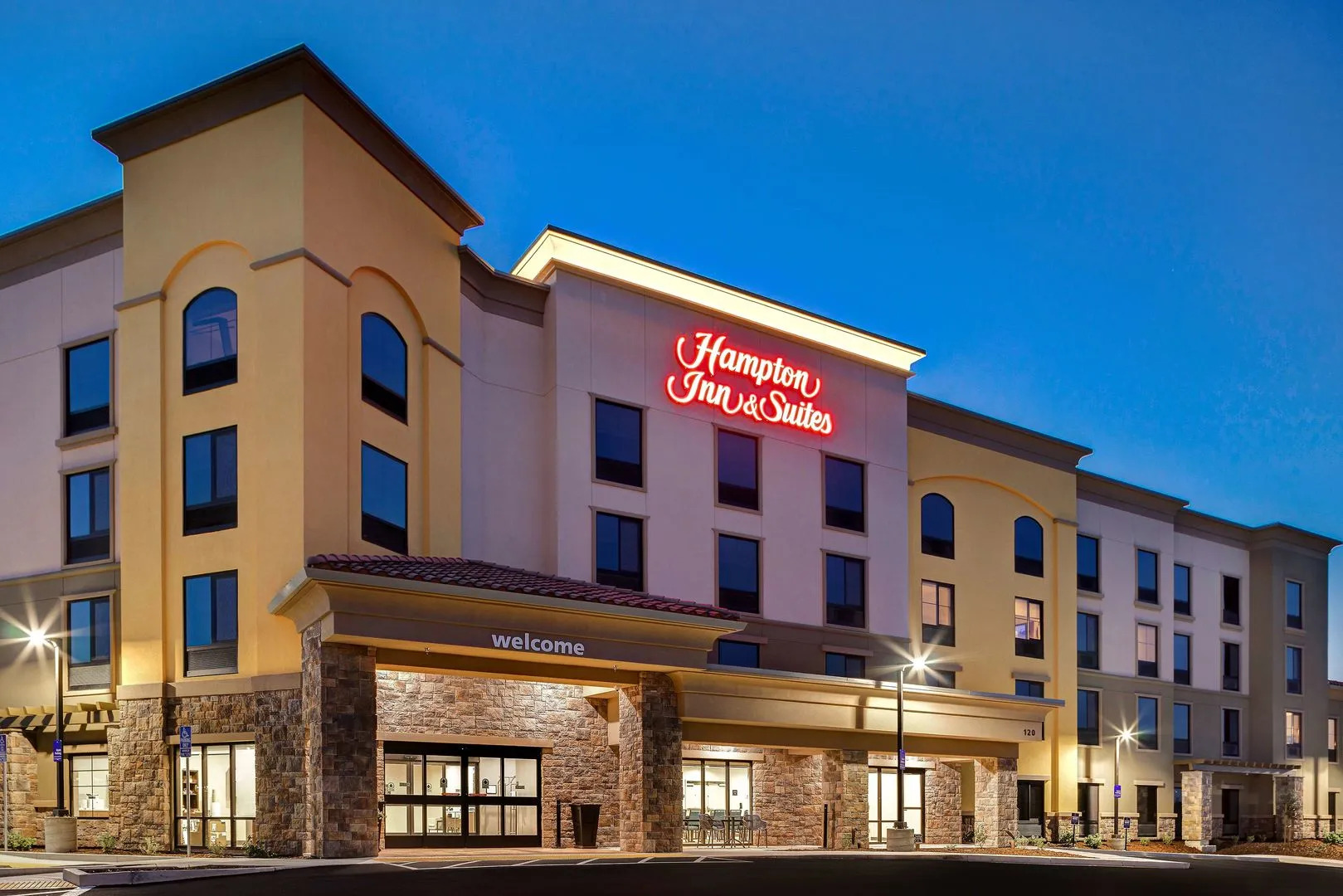 Hampton Inn & Suites Marina