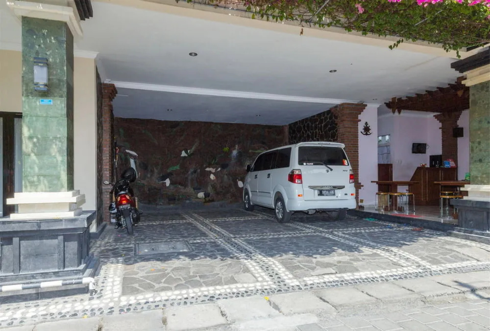 RedDoorz @ Raya Kubu Anyar