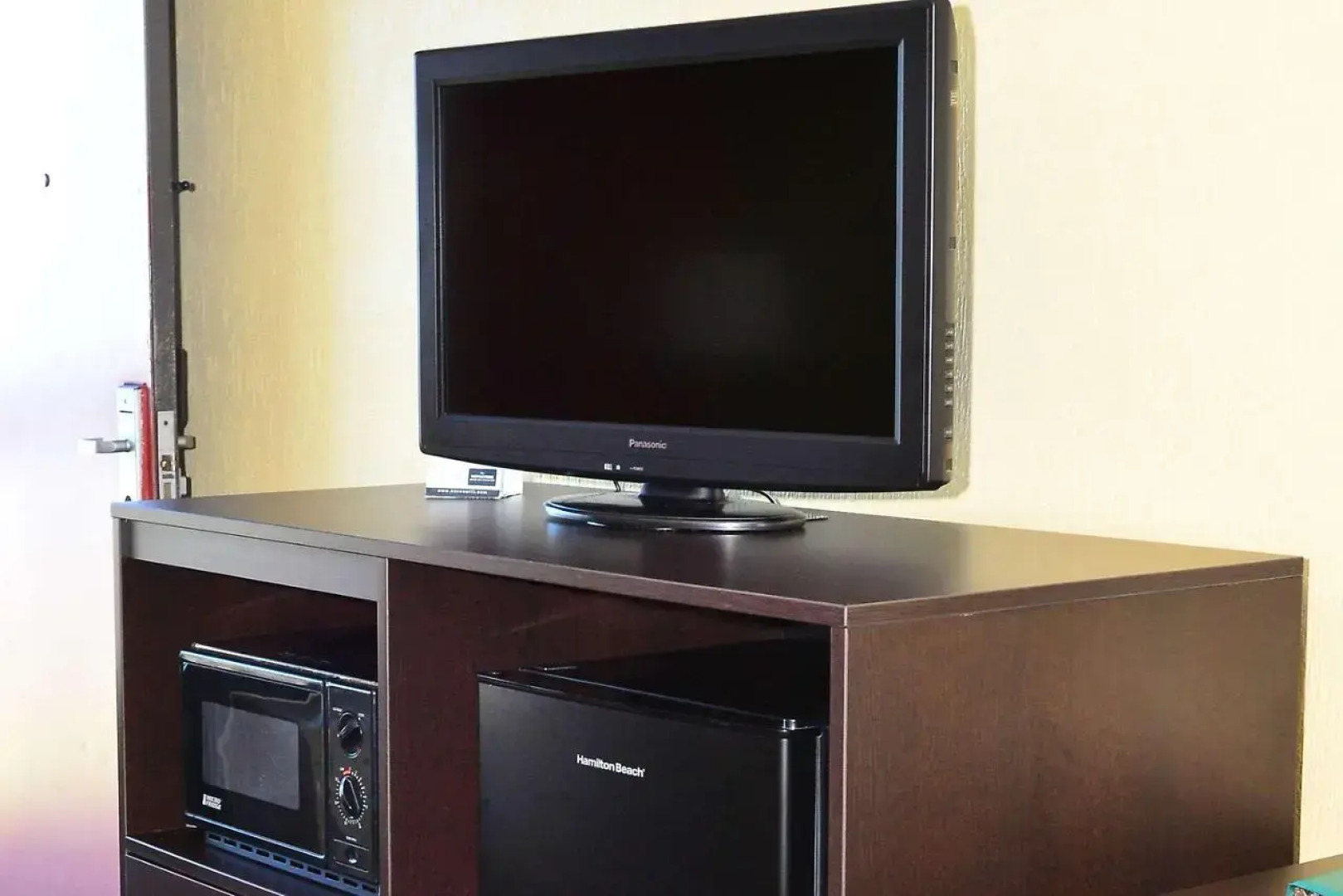 Quality Inn & Suites Gulf Breeze Bayside near Pensacola Beach