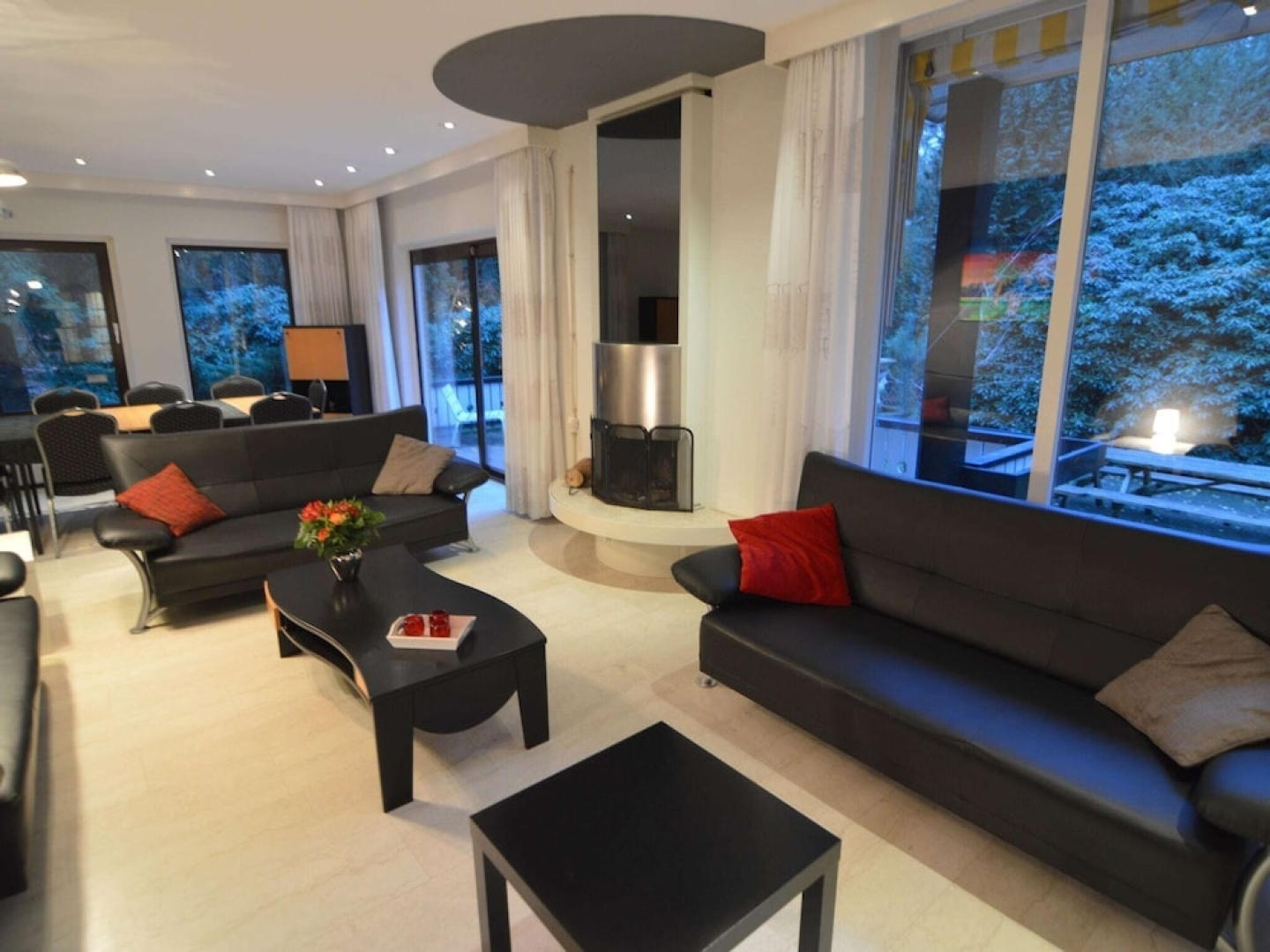 Family Villa w/ Trampoline, Pool