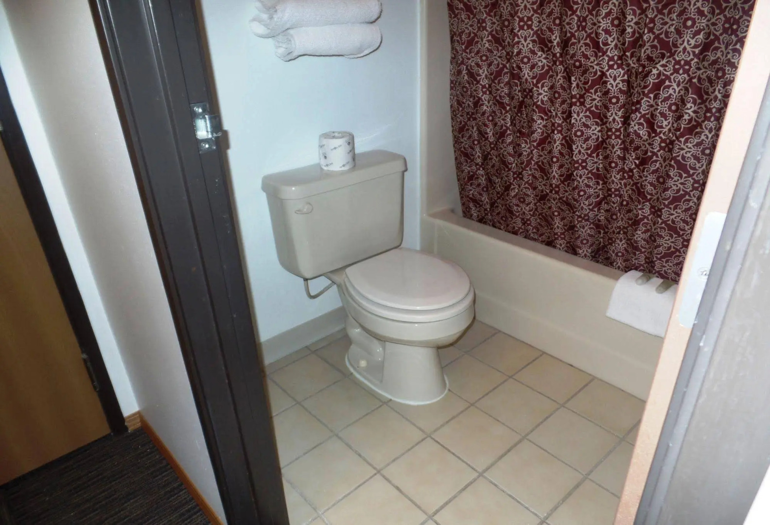 Dakota Country Inn & Suites