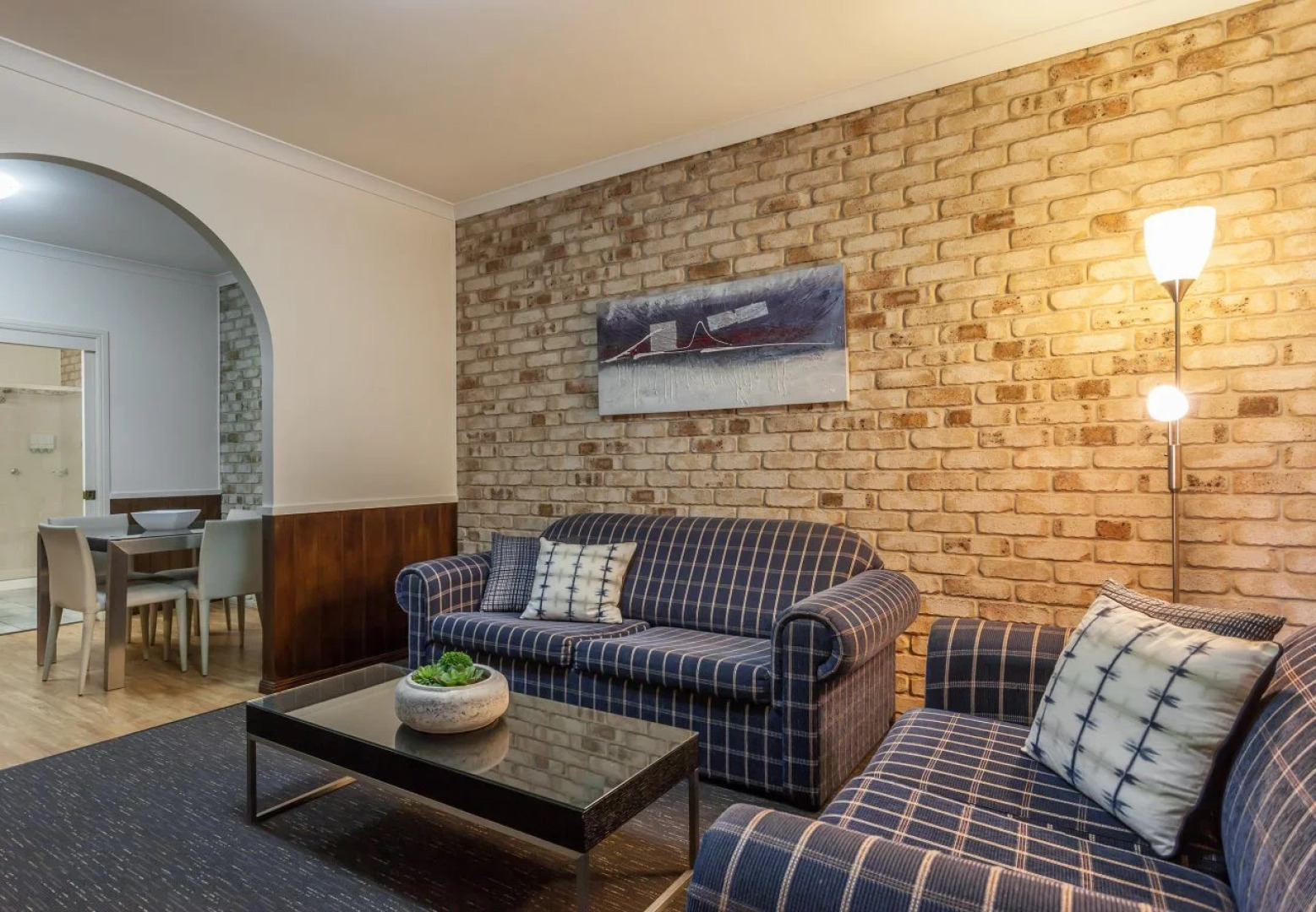 Highlander Motor Inn & Apartments