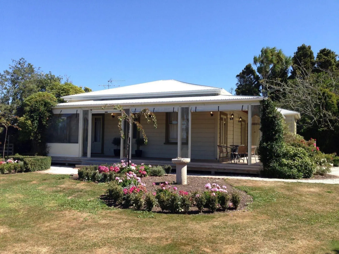 Tairoa Lodge & Cottage