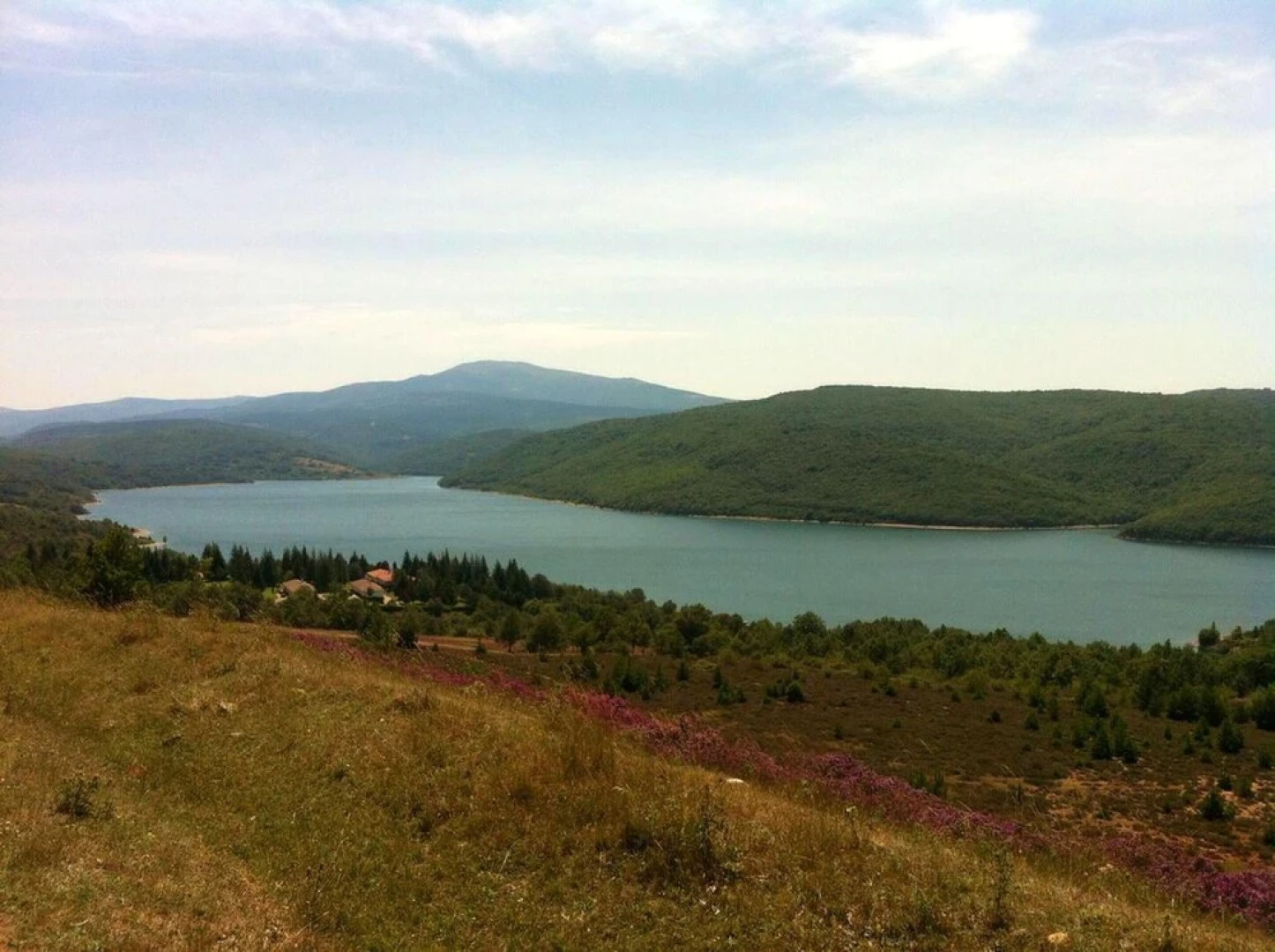 House With 4 Bedrooms in Villasur de Herreros, With Wonderful Lake View, Furnished Garden and Wifi