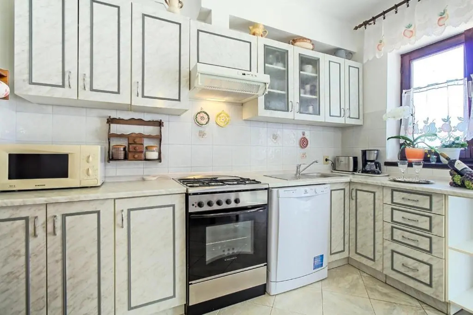 Eva House with Apartment