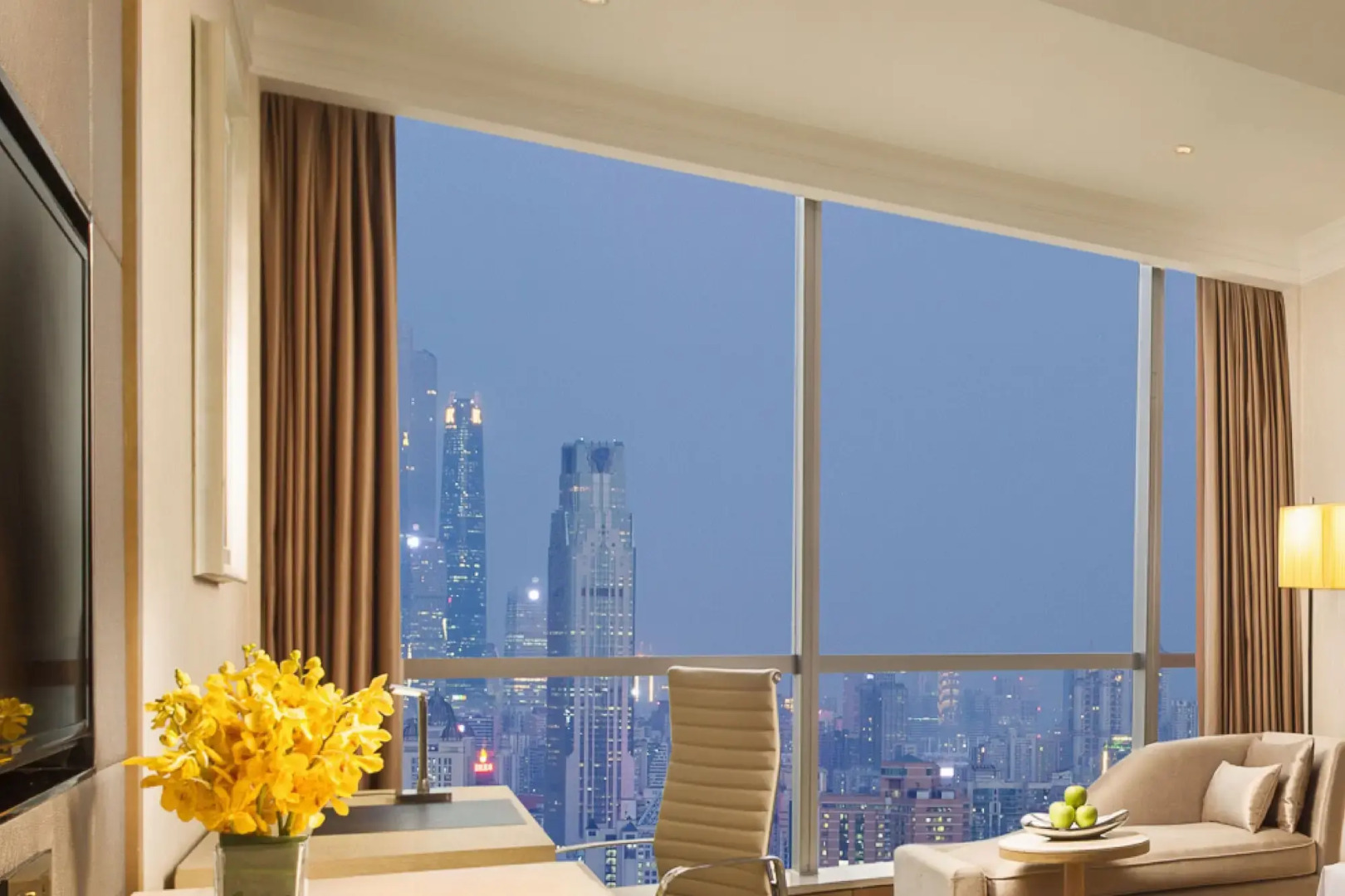 DoubleTree by Hilton Guangzhou-Free Shuttle Bus to Canton Fair Complex & Overseas Buyer Registration Services during Canton Fair Period