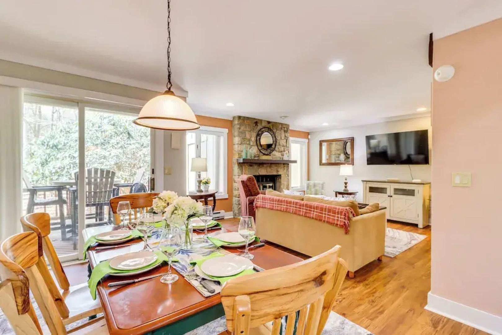 Hike, Golf & Explore: Pocono Pines Townhome