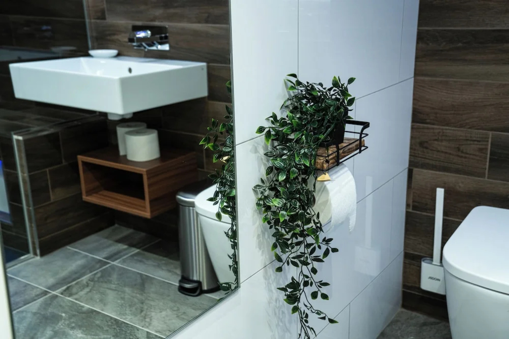 Annex, 2 Bed, Sleeps 4, Parking