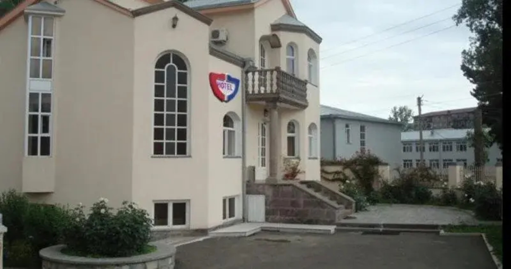 Heghnar Hotel Stepanakert