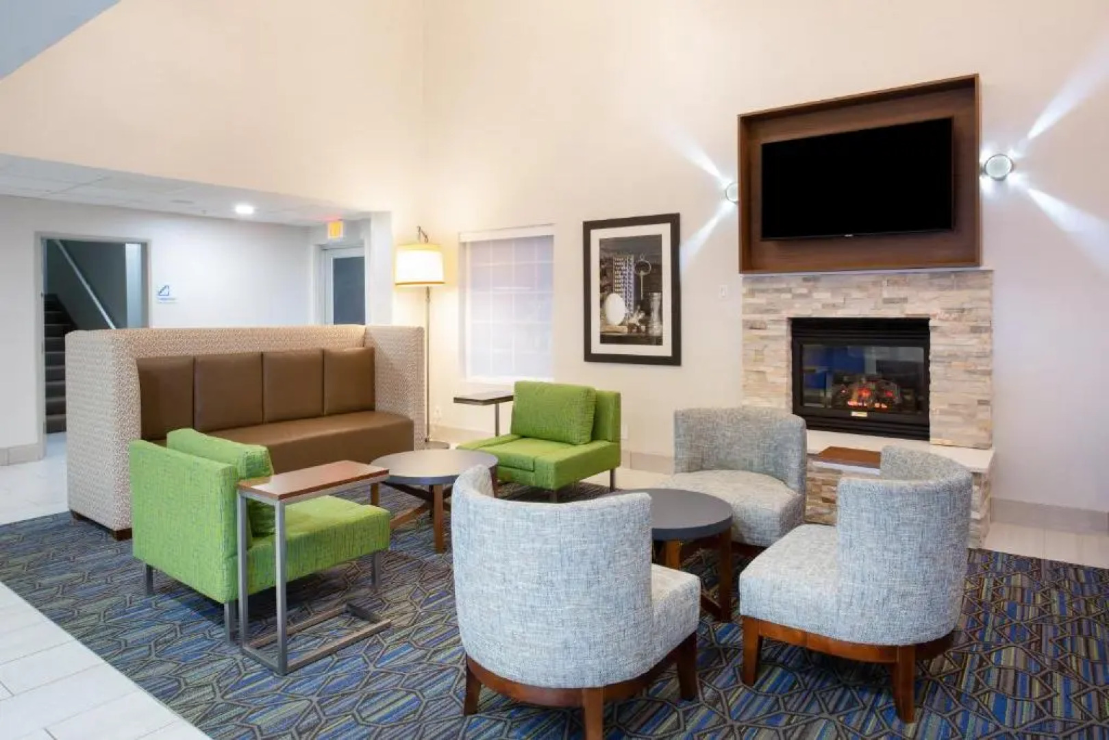 Holiday Inn Express & Suites Lincoln City by IHG