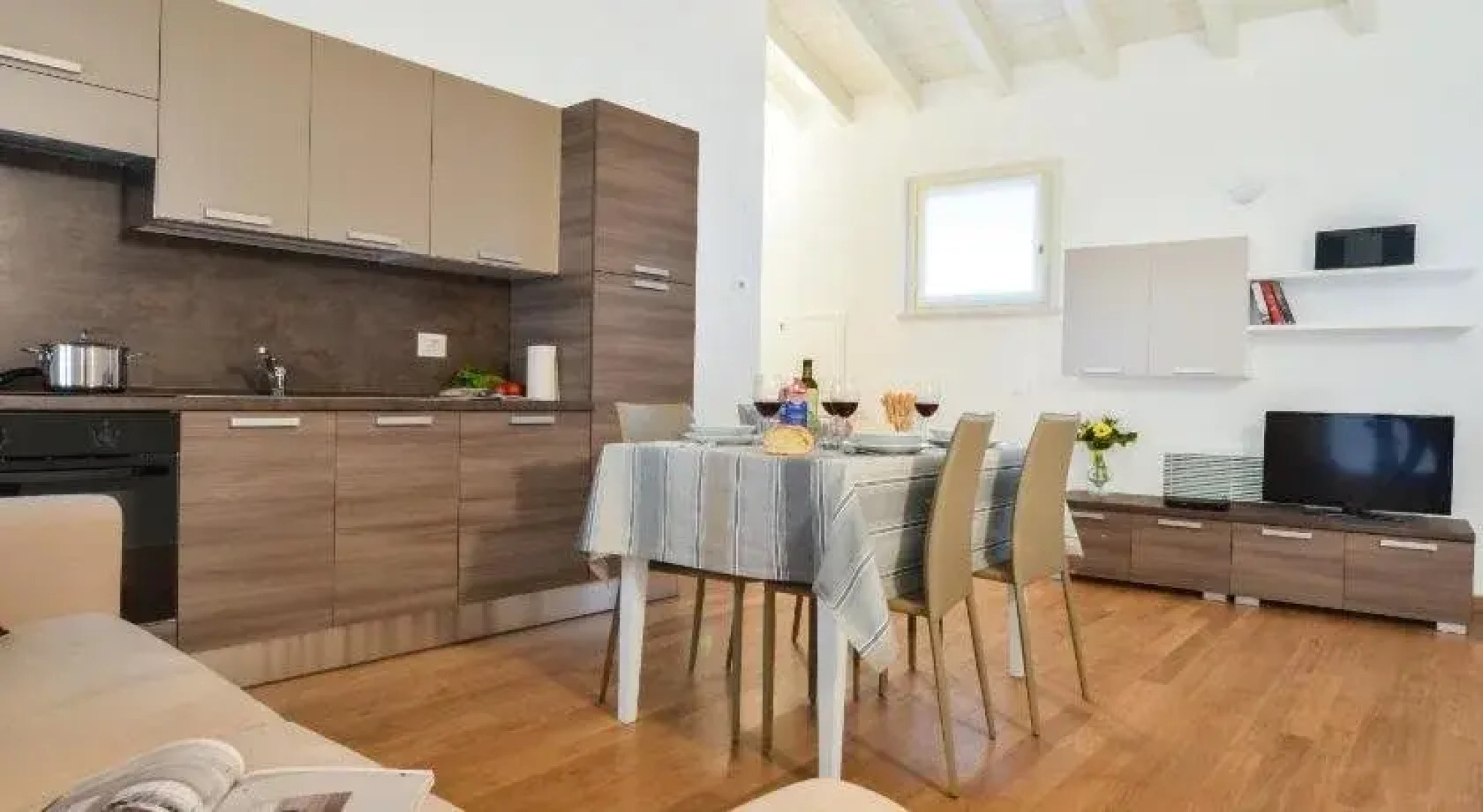 Polpenazze Halldis Apartments