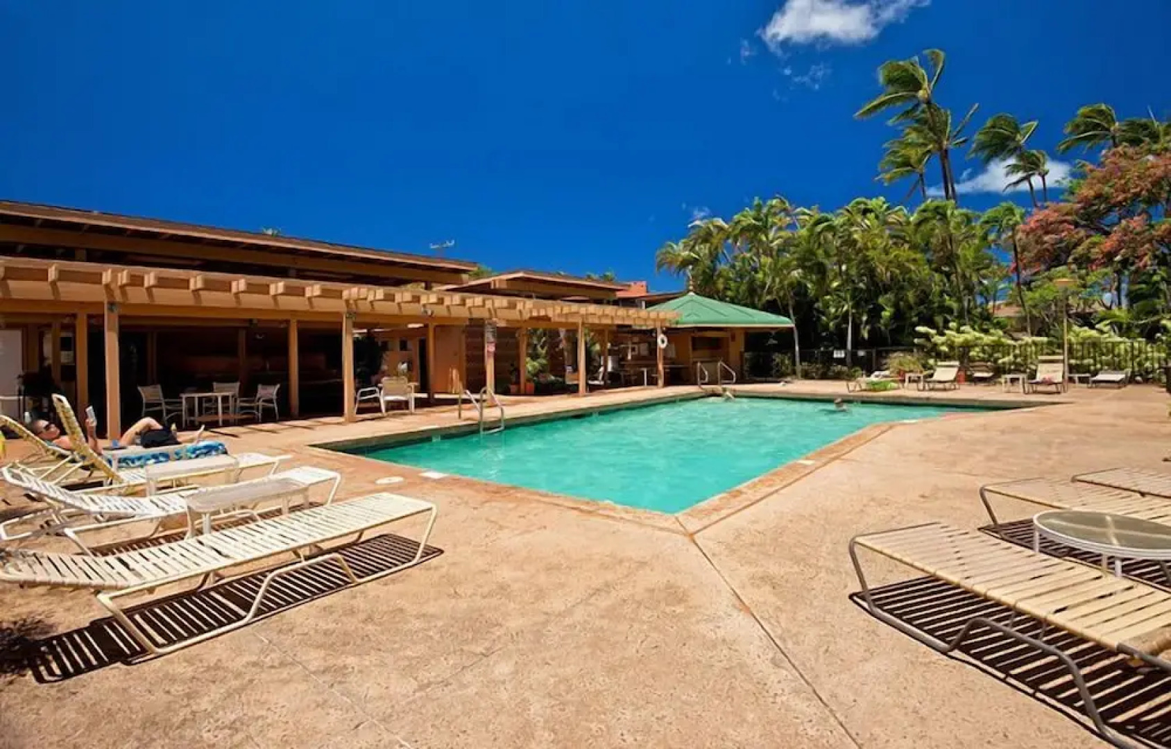 Maui Sands #6e 1 Bedroom Condo by RedAwning