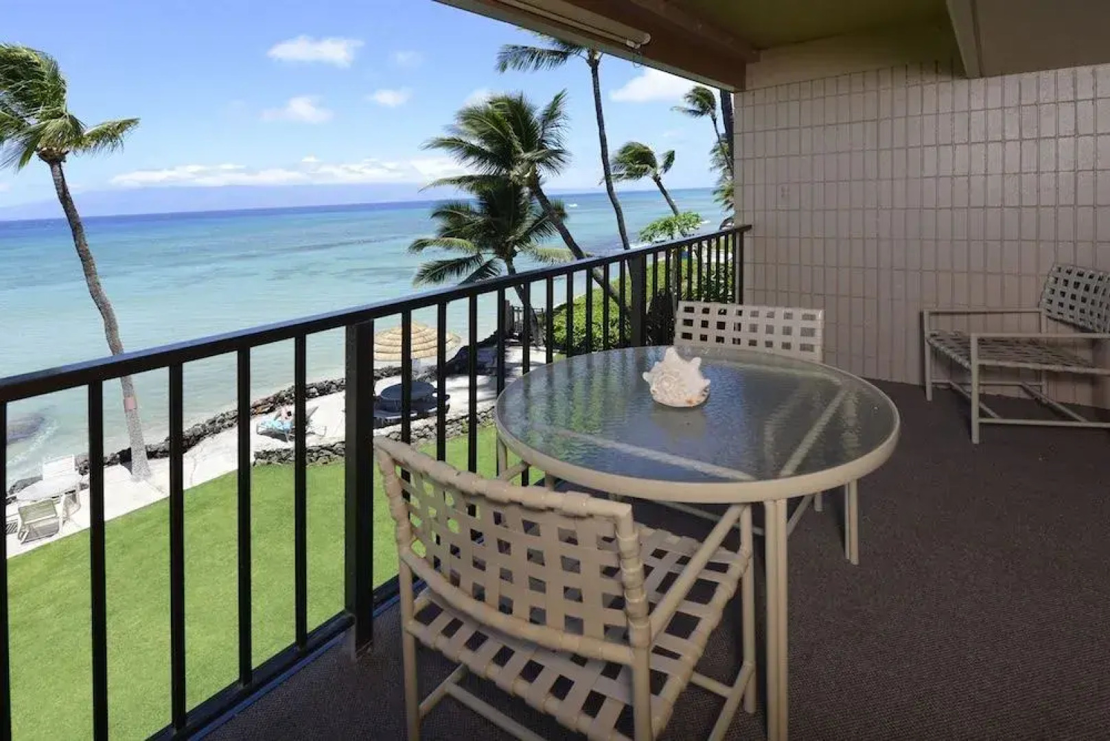 Kaleialoha #313 1 Bedroom 1 Bathroom Condo by Redawning