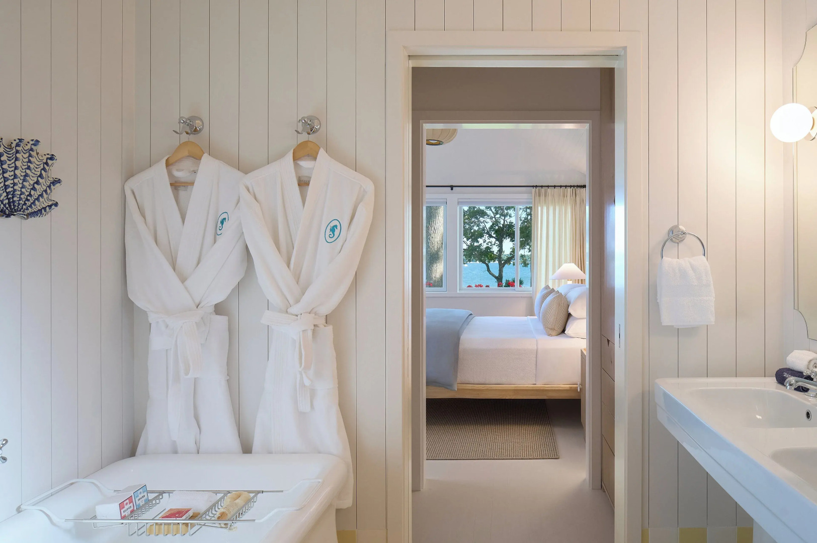 Silver Sands Motel & Beach Bungalows