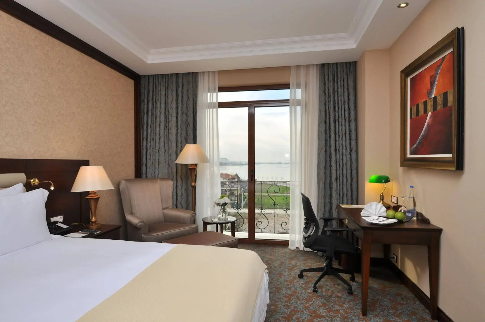 Wellborn Luxury Hotel