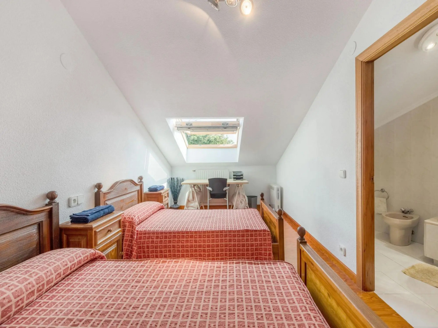 Lovely Holiday Home in Loredo a Stonethrow From the Beach & Communal Pool