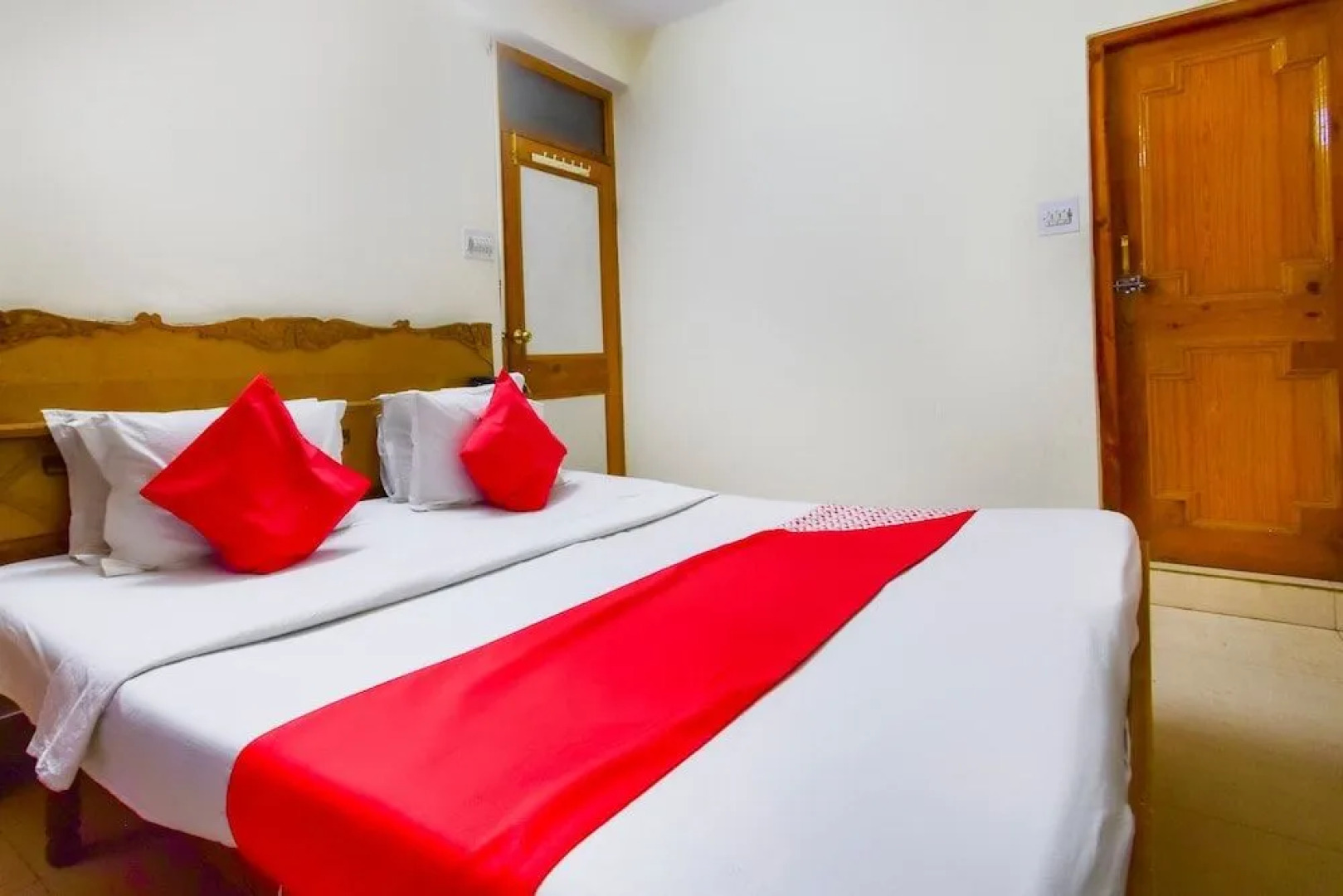 OYO 29251 The Roam Way